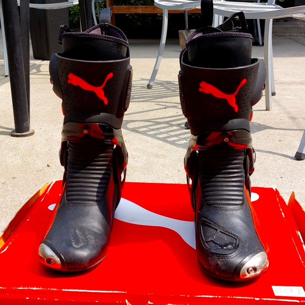 Puma Ducati 1000 racing boots, black w/ red, size 40 EU.